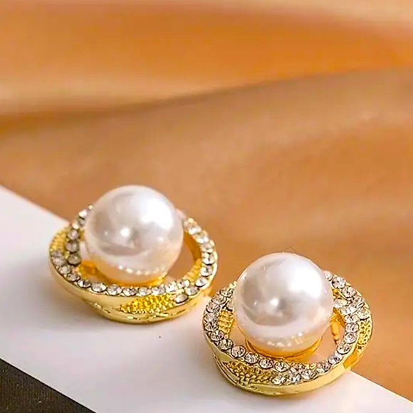 Vintage  Pearl Stud Earrings Simple Ear Jewelry For Women - Picture 7 of 7